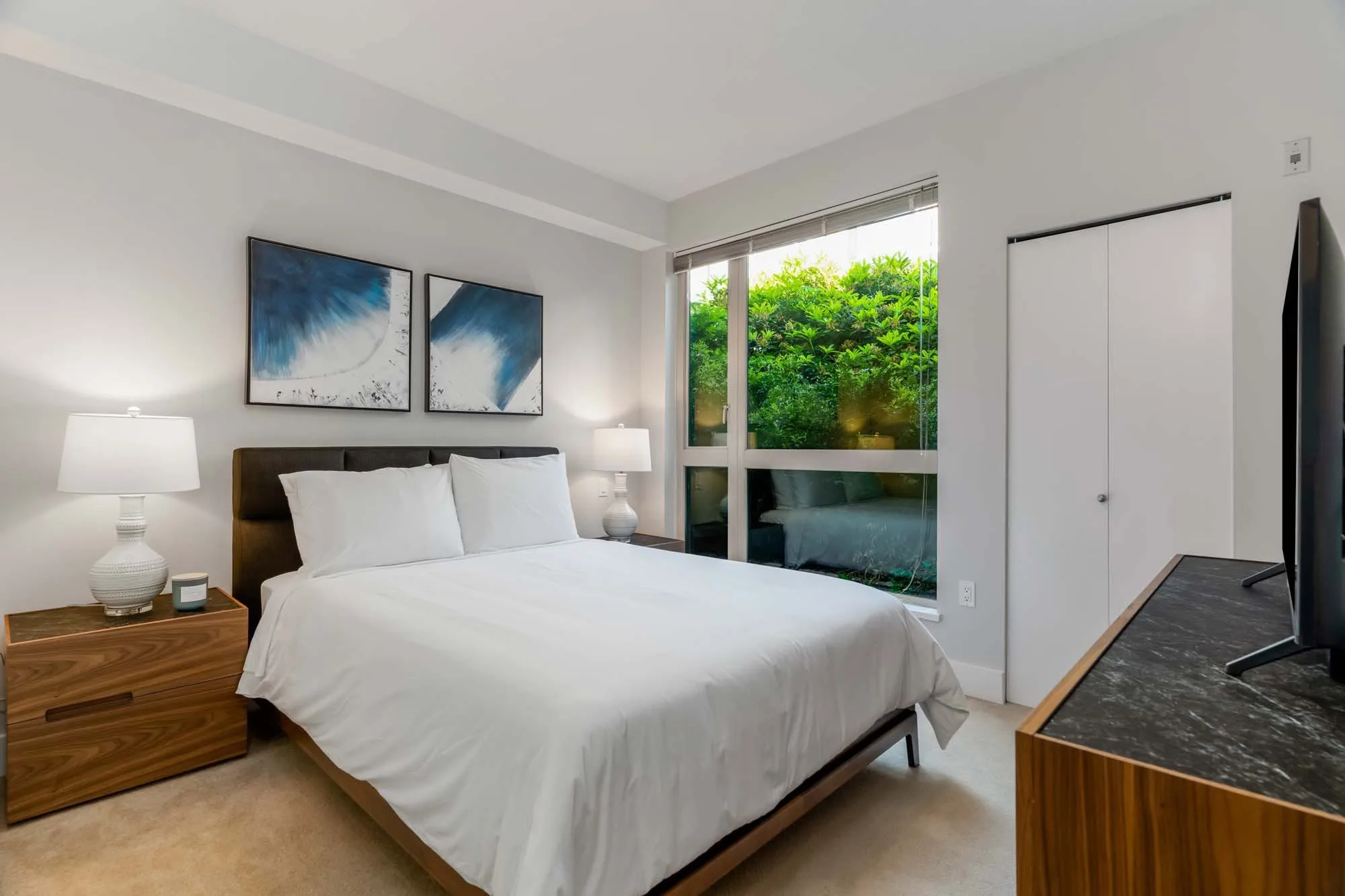 1 Bedroom Fully Furnished Executive Suite with Full Gym, Patio, courtyard